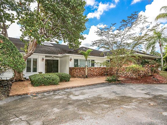 4th image of 5740 Olivos Dr
