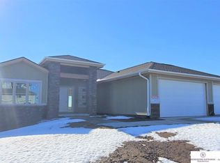 7216 N 171st St, Bennington, NE 68007