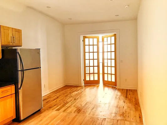 Rented by Friedman Roth Realty | media 22