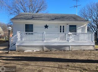 2212 S 3rd St, Burlington, IA 52601