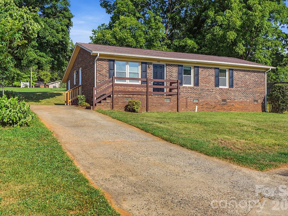 1st image of 202 Cooke Cir