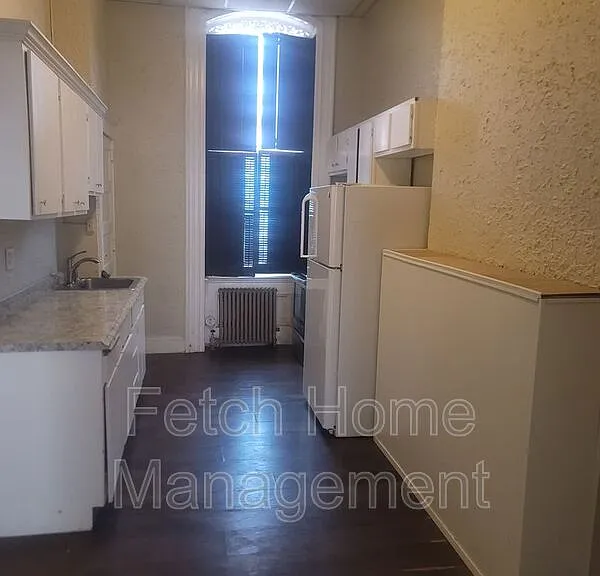 49-51 W Market St #2R — Photo 2