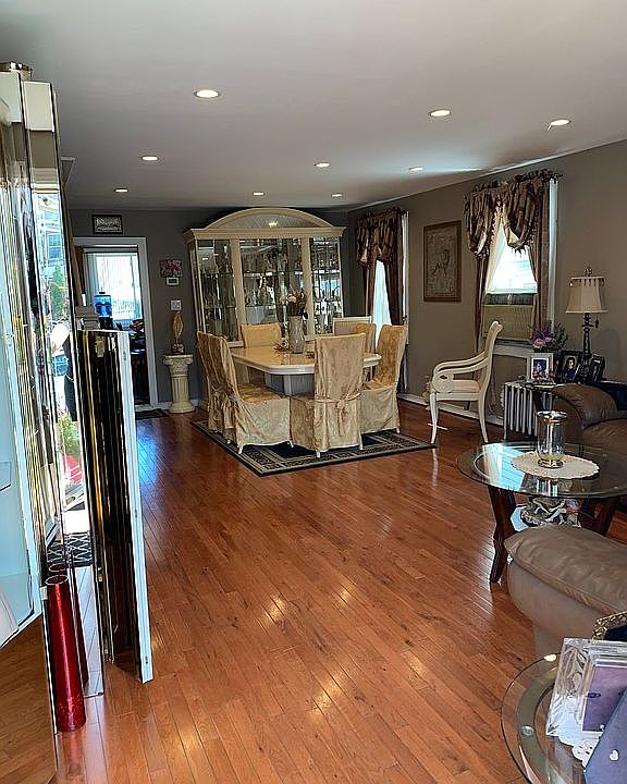 Living Room Dining Room 