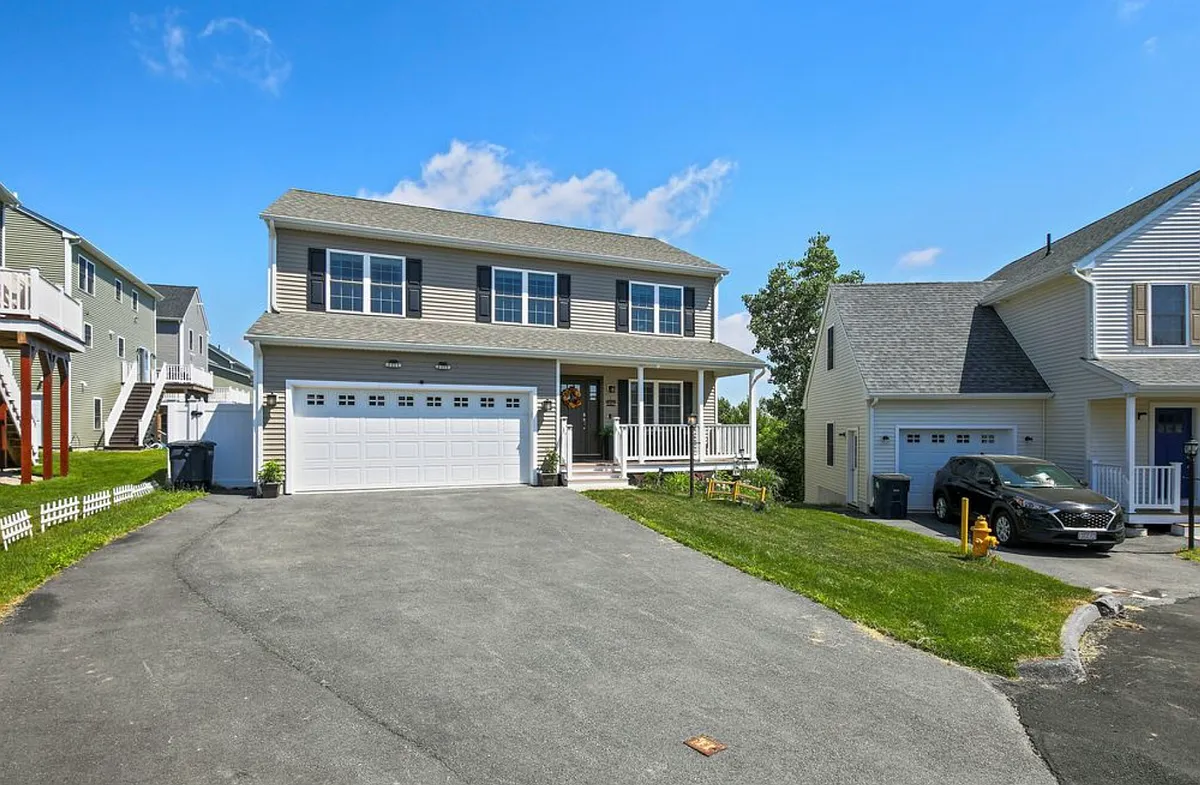Building Photo - 1 Sourwood Cir #62