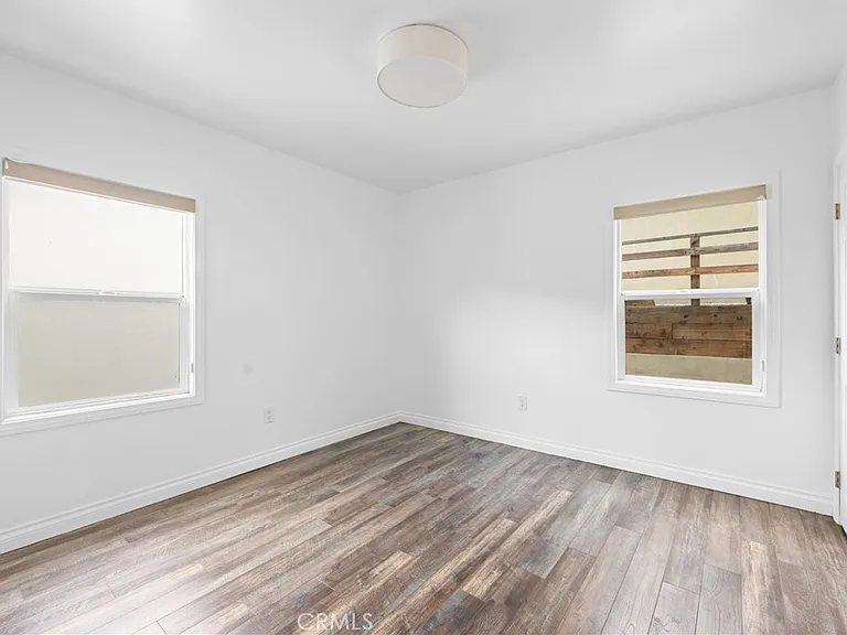 2211 Hyperion Ave — Photo 10