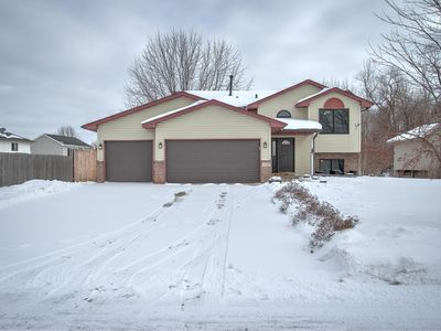 1220 10th Ave SE, Cambridge, MN, 55008