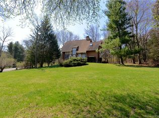 12 Sherry Ln, New Fairfield, CT 06812