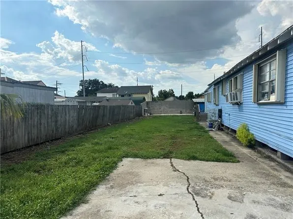 3220 Cambronne St, New Orleans, LA 70118