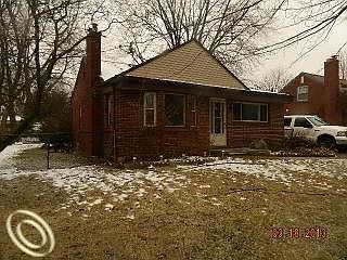 3rd image of 9943 Mercedes Ave