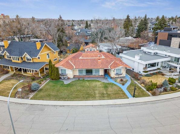922 S Crescent Rd NW, Calgary, AB T2M 4A8