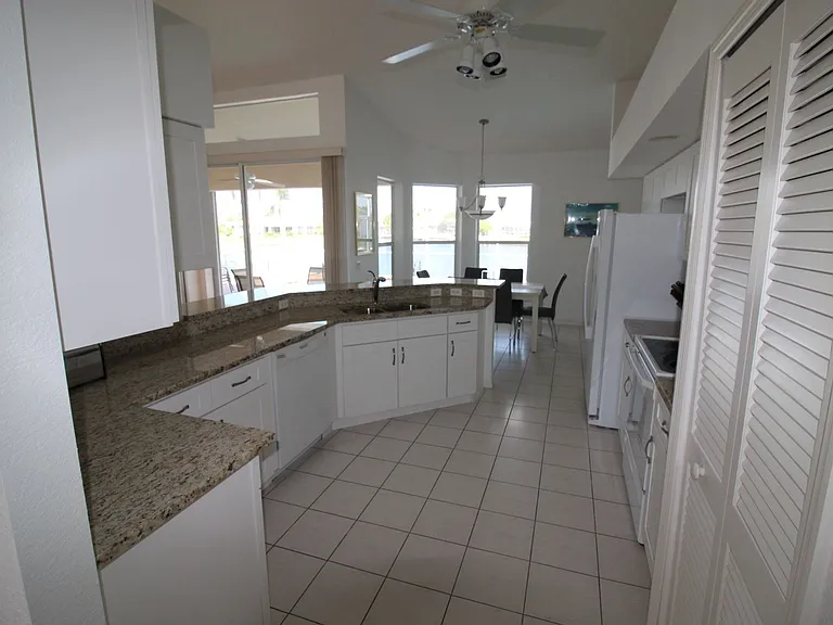 450 Sorrento Ct — Photo 10