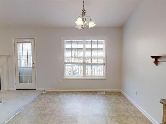 5th image of 1563 Clan Campbell Dr