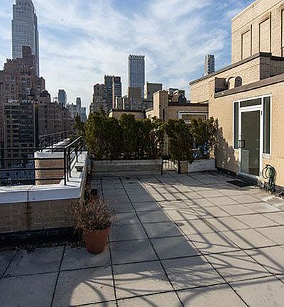4th image of 139 E 35th St APT 8J