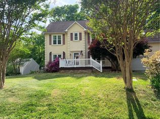 7605 Keating Dr, Oak Ridge, NC 27310