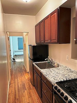 2nd image of 505 E 87th St #1B