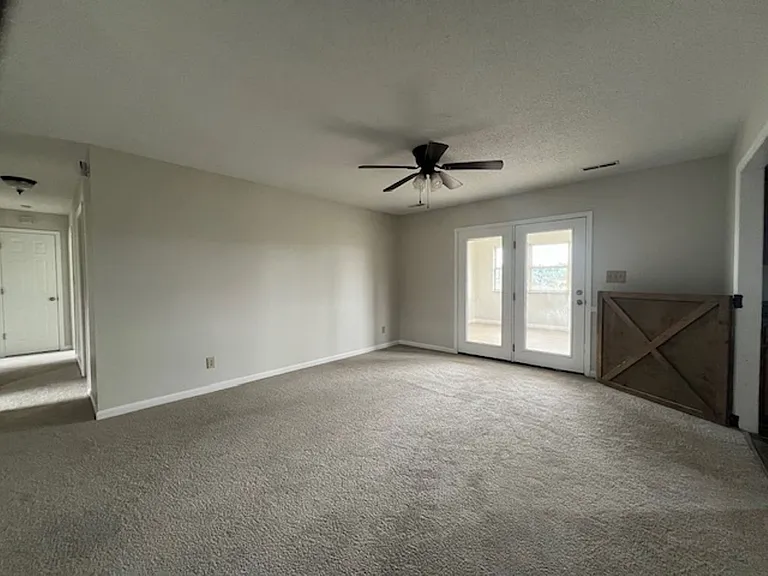 1403 Broadview Cir — Photo 3