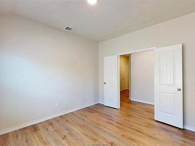 5219 Montague Loop — Photo 11