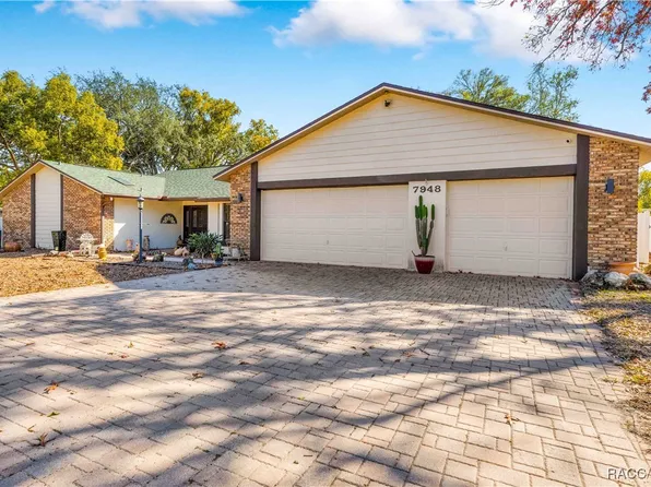 7948 Floral Dr, Weeki Wachee, FL 34607