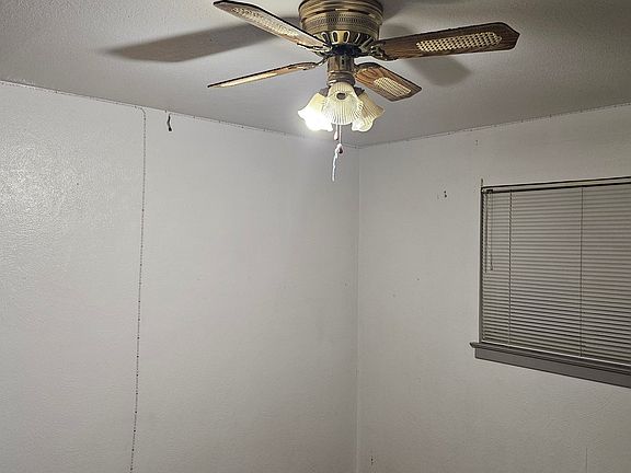 4th image of 5539 E Saginaw Way #1