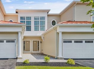 603 Valley Pointe Dr, Niskayuna, NY 12309