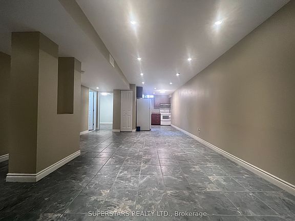 4th image of 75 Marydale Ave