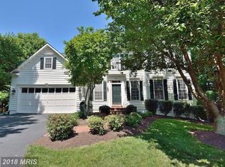5013 Whisper Willow Dr, Fairfax, VA 22030