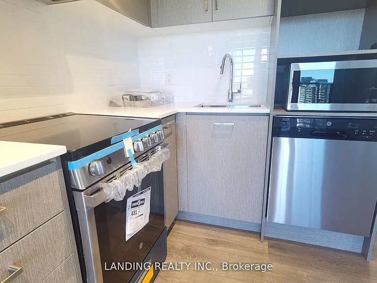 219 Dundas St E #2112 — Photo 9