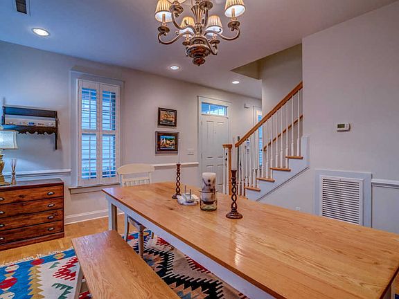 3rd image of 912 Vista Perch Ln