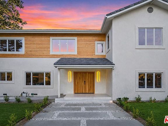 4th image of 5439 Gentry Ave