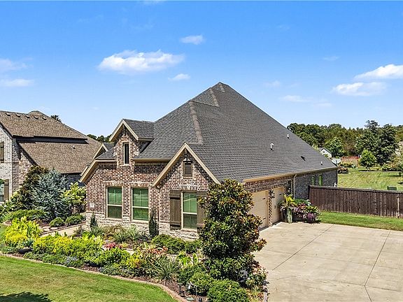 2nd image of 502 Birkshire Rd