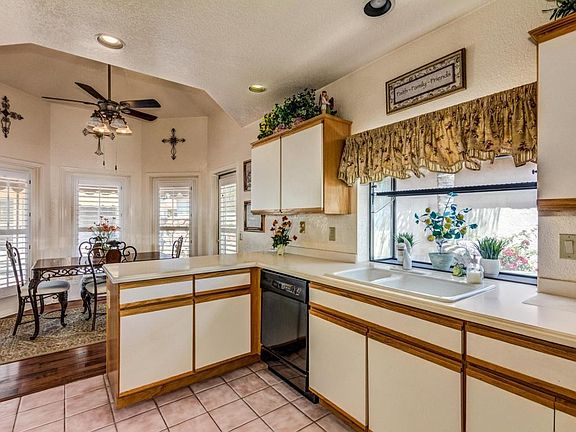 4th image of 10827 E Flintlock Dr #24