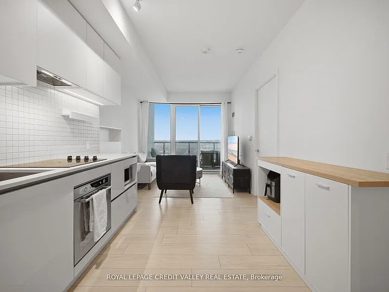 5 Buttermill Ave #1511 — Photo 10