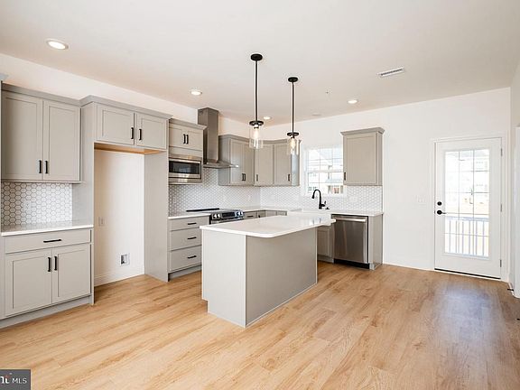 4th image of 2453 Spring Water Cir