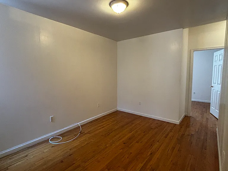 315 W 54th St #15 — Photo 4