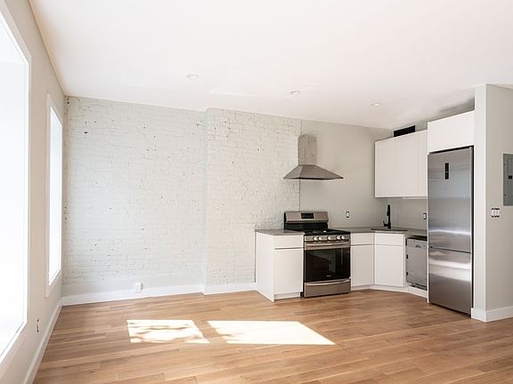 3rd image of 394 Henry St APT 3
