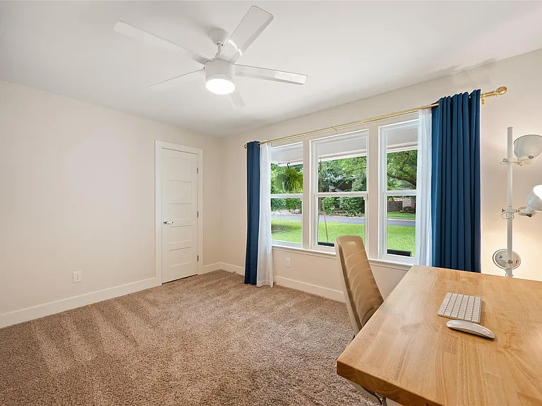 4902 Pelham Dr — Photo 30