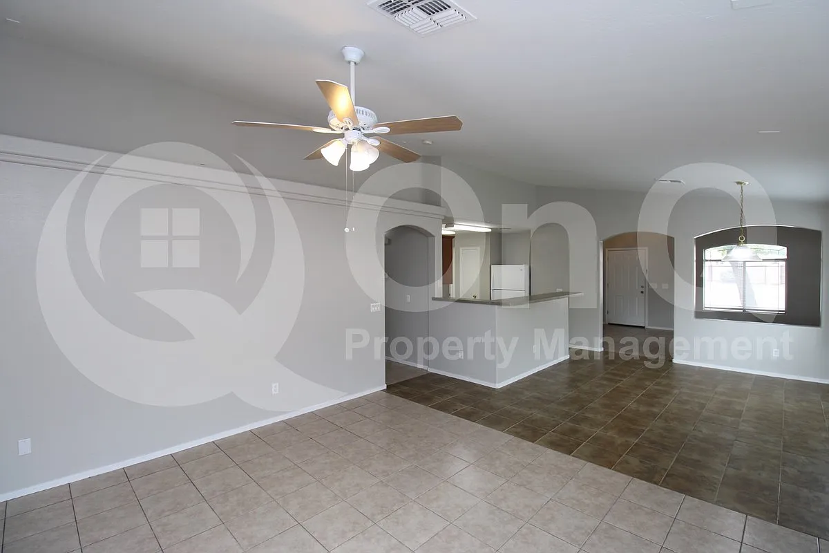 4 bed, 2.0 bath, 1570 sqft, $1,875 — Photo 2