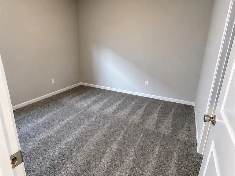 117 Woods Edge Ln — Photo 24