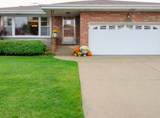 8215 W Catherine Ave, Chicago, IL 60656