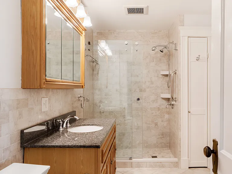 2 Peabody Rd — Photo 14