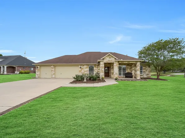 132 River Bend Dr, East Bernard, TX 77435