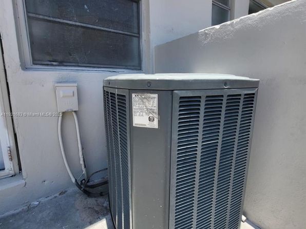 miami-florida-452695494 picture