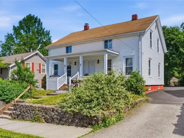 57 Nelson St E, Rumford, RI 02916