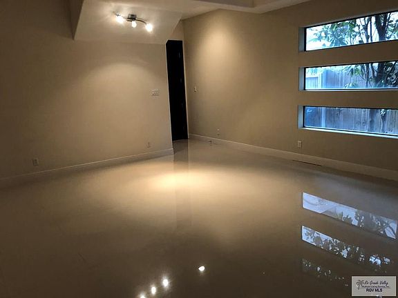 2nd image of 3011 S St Unit A
