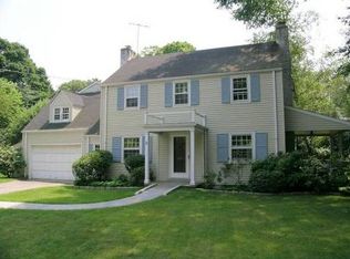 8 Durkin Pl, Riverside, CT 06878