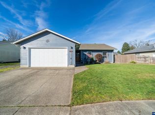 1137 SE 2nd Ave, Mill City, OR