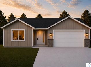1066 Cullen St, Saint Peter, MN 56082