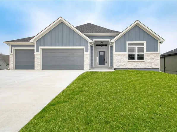 2318 Larkspur Ln, Kearney, MO 64060
