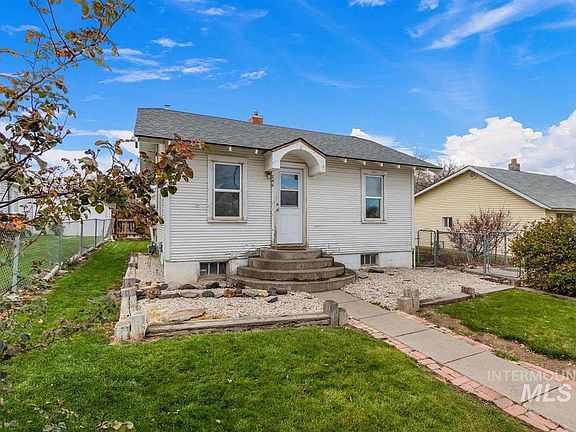 3rd image of 246 Lois St #246 & 246.5