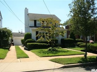 31 Wellfleet Rd, East Rockaway, NY 11518